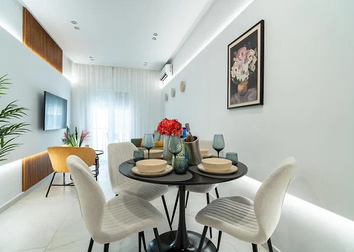 Avenuecentral Familyboutique Msliving 아파트 *